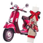 Λευκή πλακέ λαμπάδα με κόκκινη βέσπα και ίδια ξύλινη πλάτη