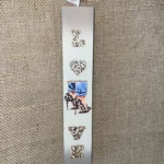 Μπεζ/καφέ πλακέ λαμπάδα με λεοπάρ θέμα Love - Fashion και λεοπάρ γόβες