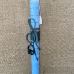 Γαλάζια στρογγυλή αρωματική λαμπάδα με μπρελόκ ακουστικά(headphones) Metalmorphose