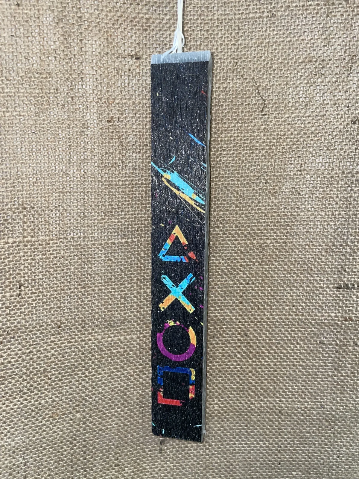 Λευκή πλακέ αρωματική λαμπάδα με θέμα Squid Game ή Playstation - Image 1