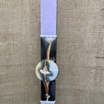 Μωβ πλακέ αρωματική λαμπάδα με μπαλαρίνα και ίδιο καθρεφτάκι