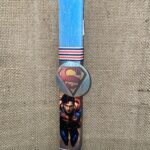 Γαλάζια πλακέ αρωματική λαμπάδα με Superman