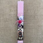 Ροζ πλακέ αρωματική λαμπάδα με Αλίκη στην χώρα των Θαυμάτων