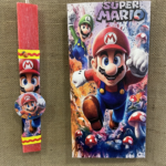 Κόκκινη πλακέ αρωματική λαμπάδα με Super Mario και ξύλινο καμβά με ίδιο θέμα