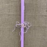 Φούξια τετράγωνη αρωματική λαμπάδα με διακοσμητικό κεραμικό ροζ ψαράκι