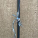 Γκρι στρογγυλή λαμπάδα με μεταλλικό ποδήλατο