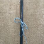 Γκρι στρογγυλή λαμπάδα με μεταλλικό καράβι