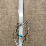 Λευκή τετράγωνη λαμπάδα με βραχιόλι τύπου Pandora