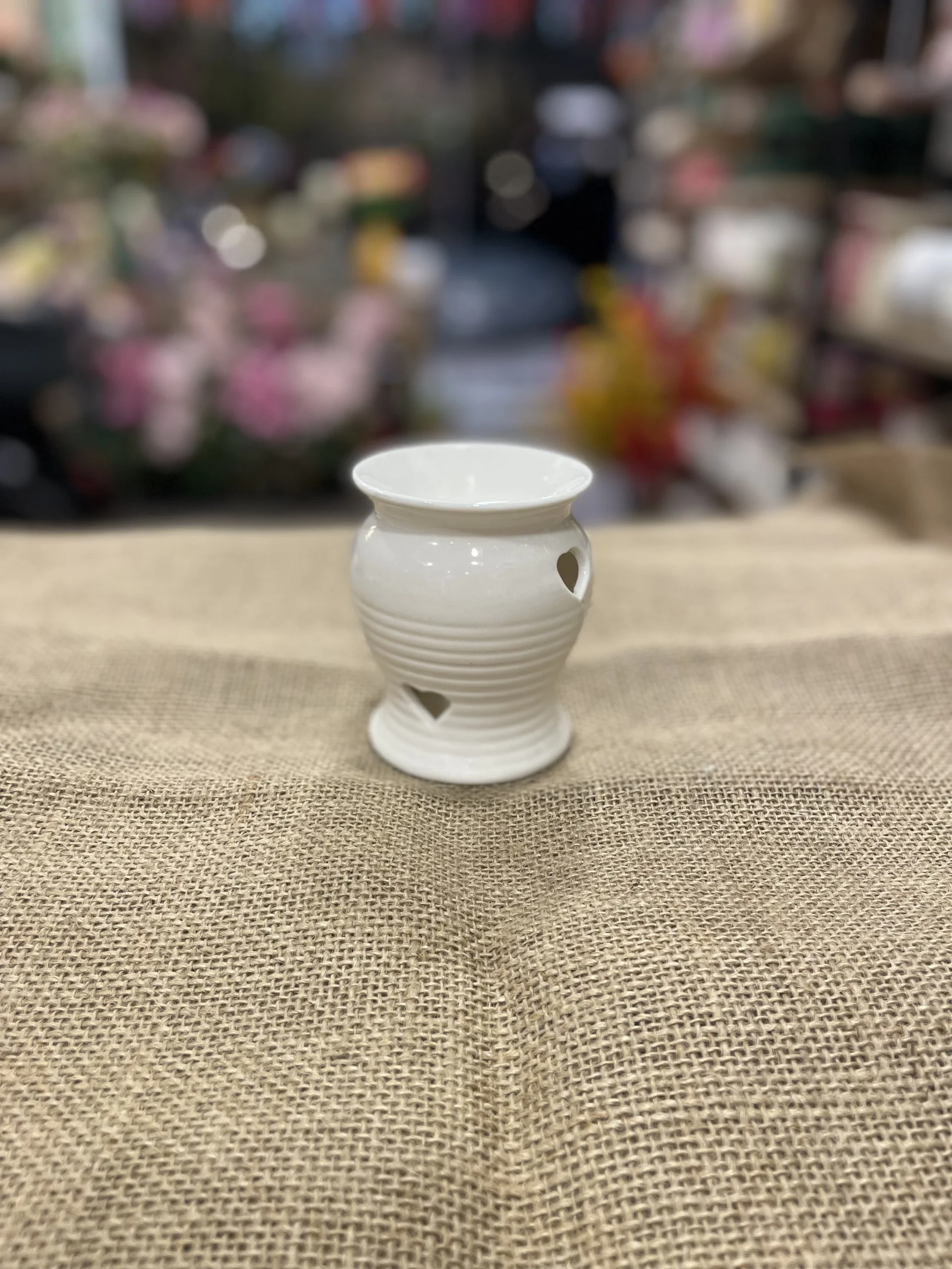 IMG_6942 Αρωματιστής λευκός με καρδούλες σε σχήμα πυθάρι - Image 1