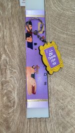 Λευκή πλακέ λαμπάδα με ''Τα φιλαράκια'' - Friends - Image 2