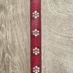 Λαμπάδα κόκκινη από κηρήθρα με λουλούδια