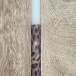 Λευκή στρογγυλή λαμπάδα λεοπάρ