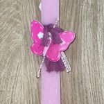 Ροζ πλακέ λαμπάδα με φούξια κεραμική πεταλούδα