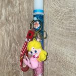 Λευκή στρογγυλή λαμπάδα με ροζ γοργόνα με ξανθά μαλλιά