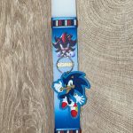 Λευκή πλακέ λαμπάδα με μπλε Sonic