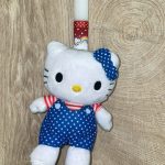 Λευκή οβάλ λαμπάδα με Hello Kitty