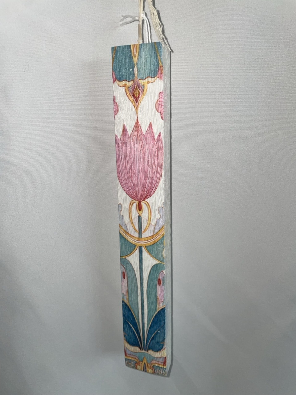 IMG_1216 – μεγάλη Πλακέ λευκή λαμπάδα με λουλούδι ροζ με μέντα - Image 1