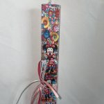 Πλακέ λευκή λαμπάδα με Minnie σε μινιατούρα plexiglass