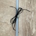 Λευκή στρογγυλή λαμπάδα με μεταλλικό καραβάκι