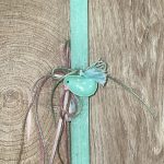 Μέντα τετράγωνη λαμπάδα με μεταλλικό πουλάκι πουά