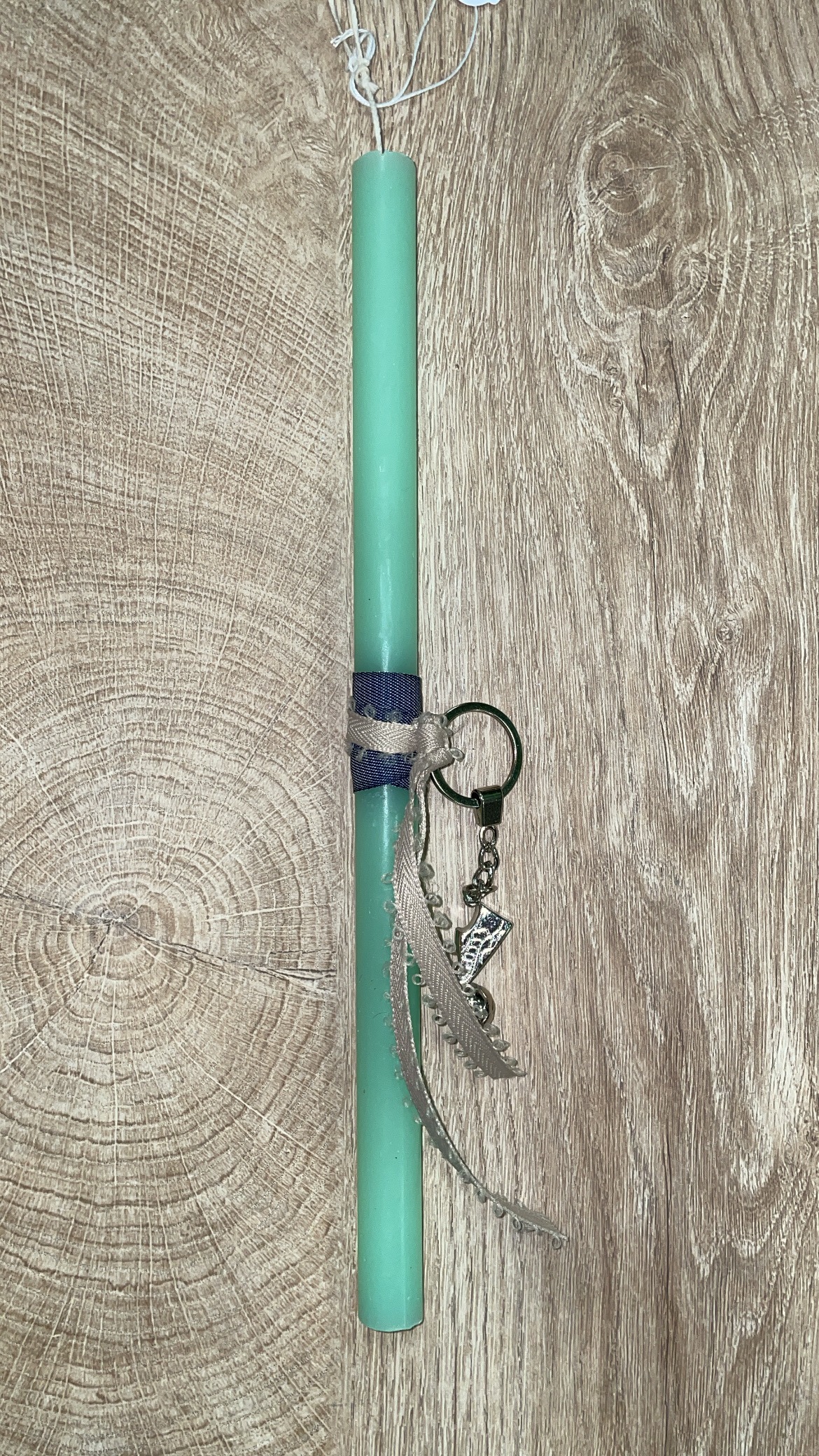 62730226-A224-41DF-9553-11733B211A29 Μέντα στρογγυλή λαμπάδα με μπρελόκ ποδοσφαιρικό παπούτσι με μπάλα - Image 1