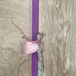 Φούξια τετράγωνη λαμπάδα με μεταλλική πουά καρδιά