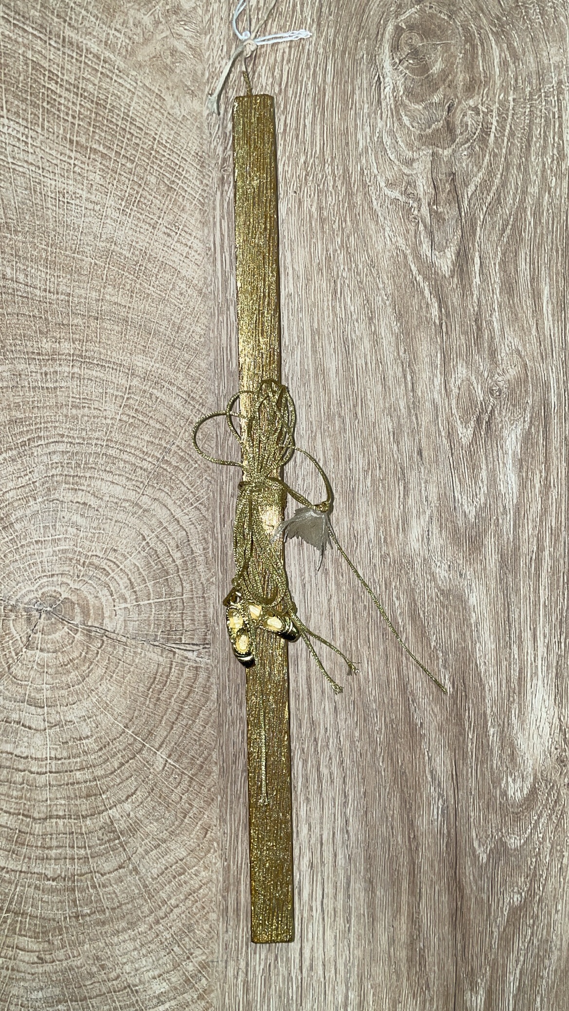 BE591A7E-F86E-423B-8C0D-67E8146C4E07 Χρυσή τετράγωνη λαμπάδα με κρεμαστό για τον λαιμό πουέντ - Image 1