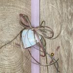 Ροζ τετράγωνη λαμπάδα με πουά καρδιά